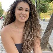 Estudiante de ingeniería con conocimientos para alumnos de primaria y ESO